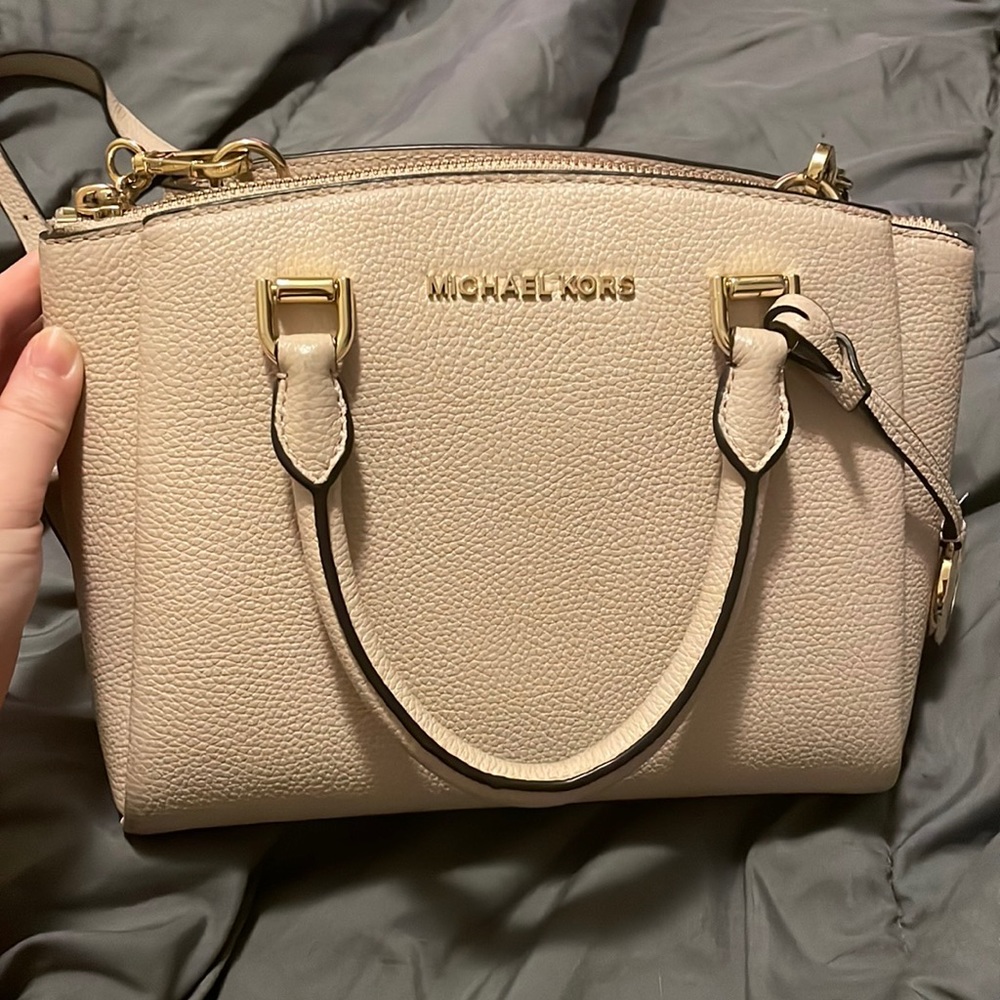 Michael kors hand bag.